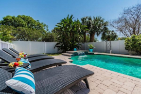 (BAYC) Aqua Haven: Luxe Retreat with Pool & Boat Bliss